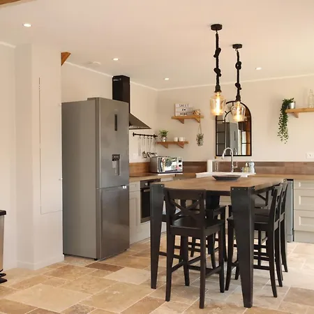 Holiday home Les Maisons De Charlotte Glanville
