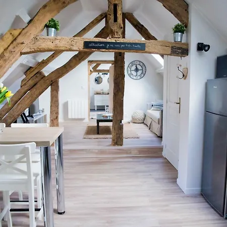 Les Maisons De Charlotte Nyaraló Glanville