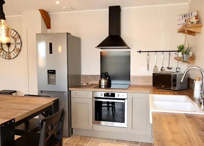 Holiday home Les Maisons De Charlotte Glanville