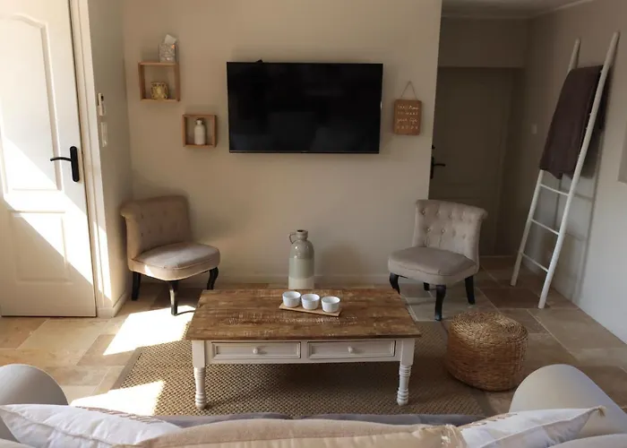 Les Maisons De Charlotte Holiday home Glanville