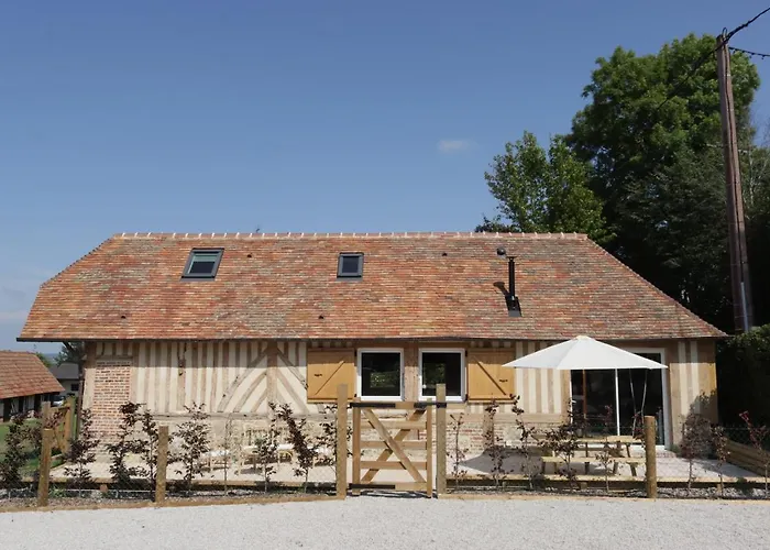 Les Maisons De Charlotte Nyaraló Glanville