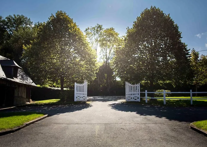 Les Maisons De Charlotte * Glanville